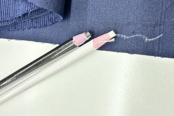 Карандаш БЕЛЫЙ портновский для раскроя ткани самозатачивающийся